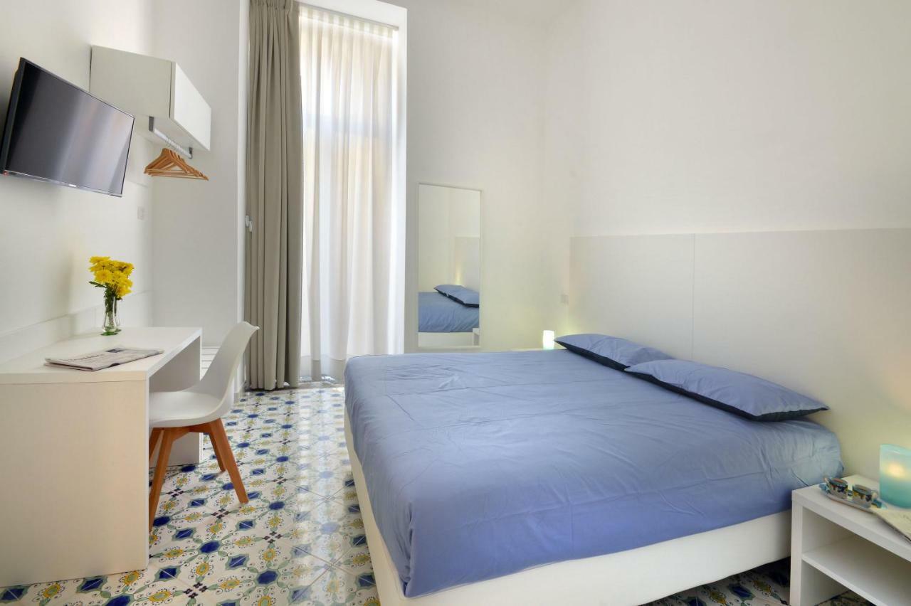Hotel Casa Teresella à Naples Extérieur photo